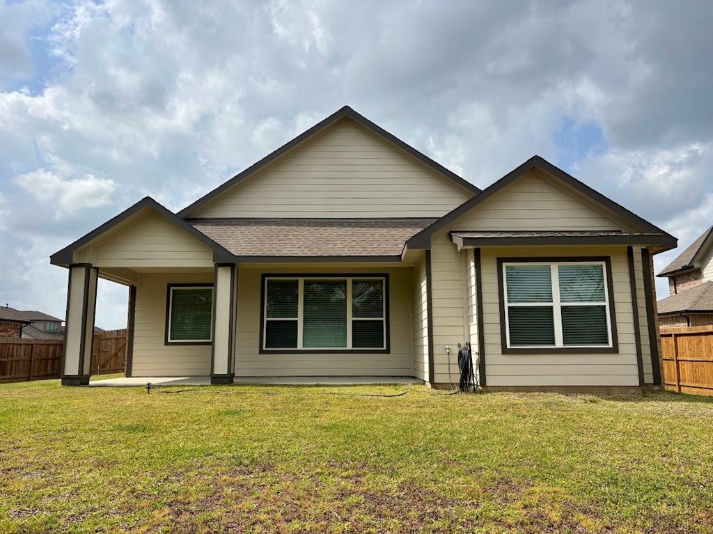 6014 Hazel Place Drive, Conroe, Texas image 2