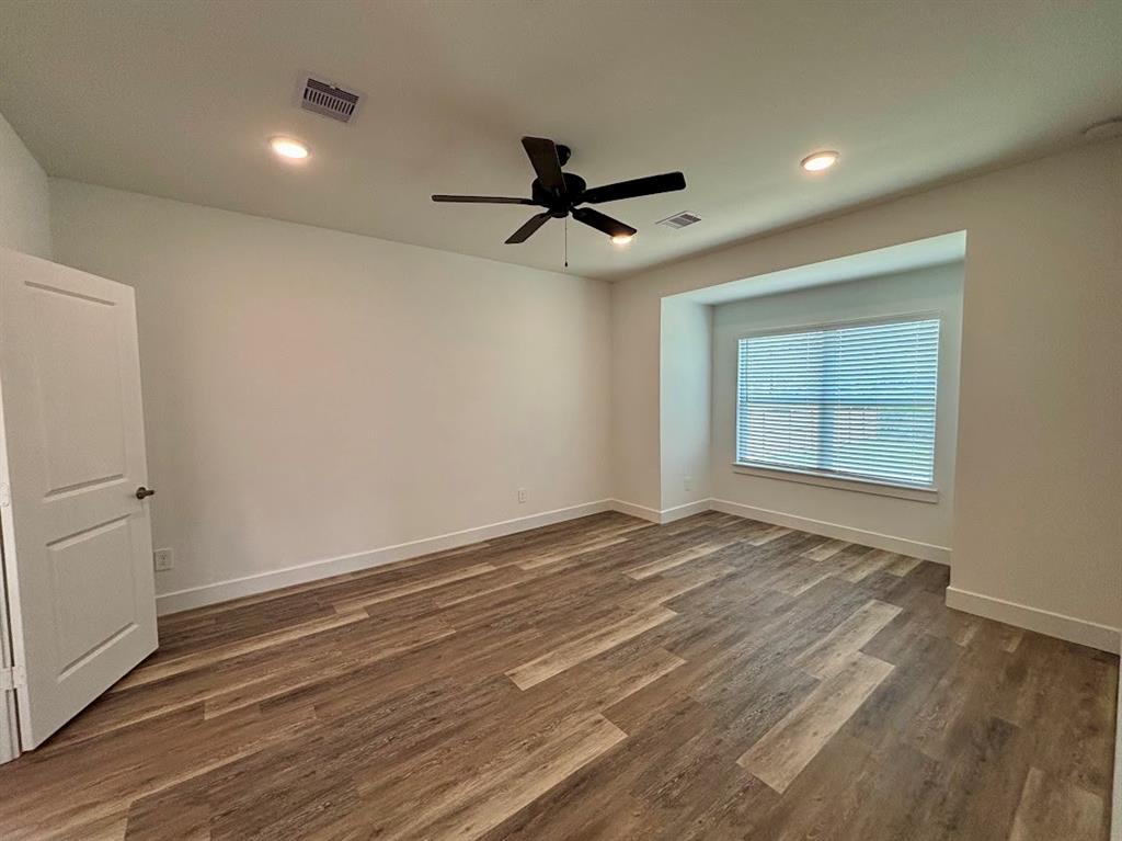 6014 Hazel Place Drive, Conroe, Texas image 15