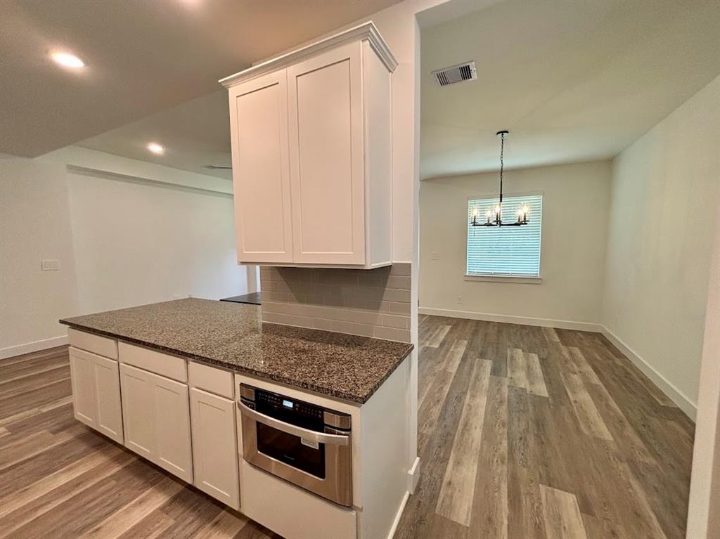 6014 Hazel Place Drive, Conroe, Texas image 11
