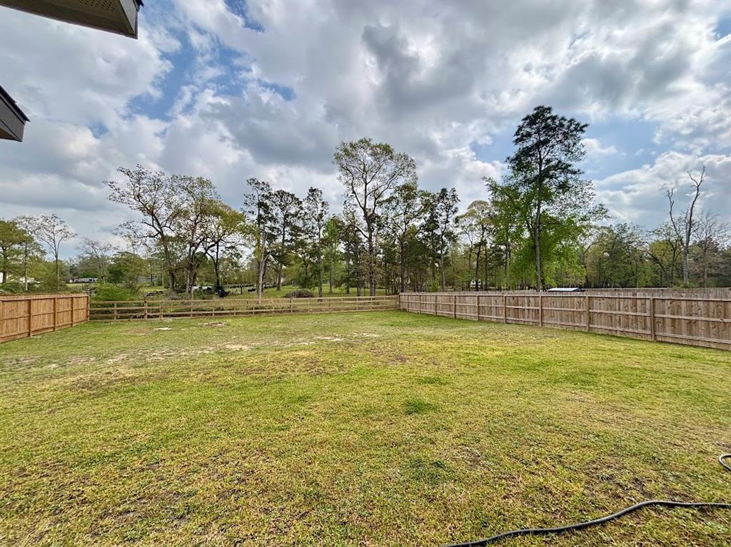 6014 Hazel Place Drive, Conroe, Texas image 39
