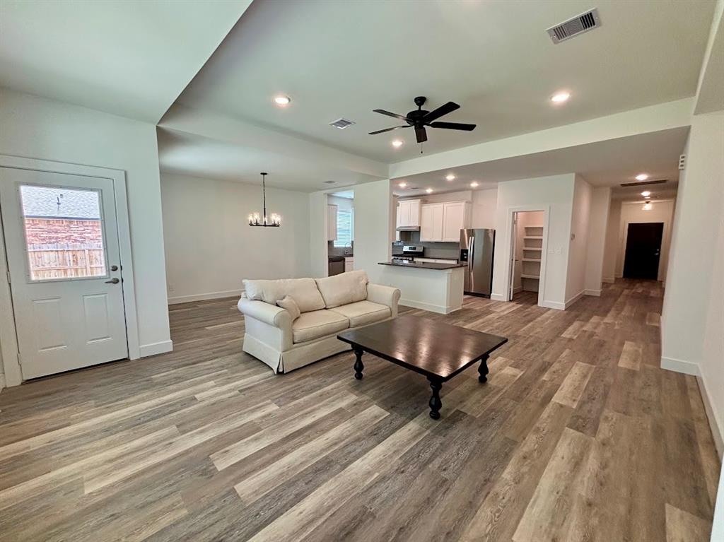 6014 Hazel Place Drive, Conroe, Texas image 14