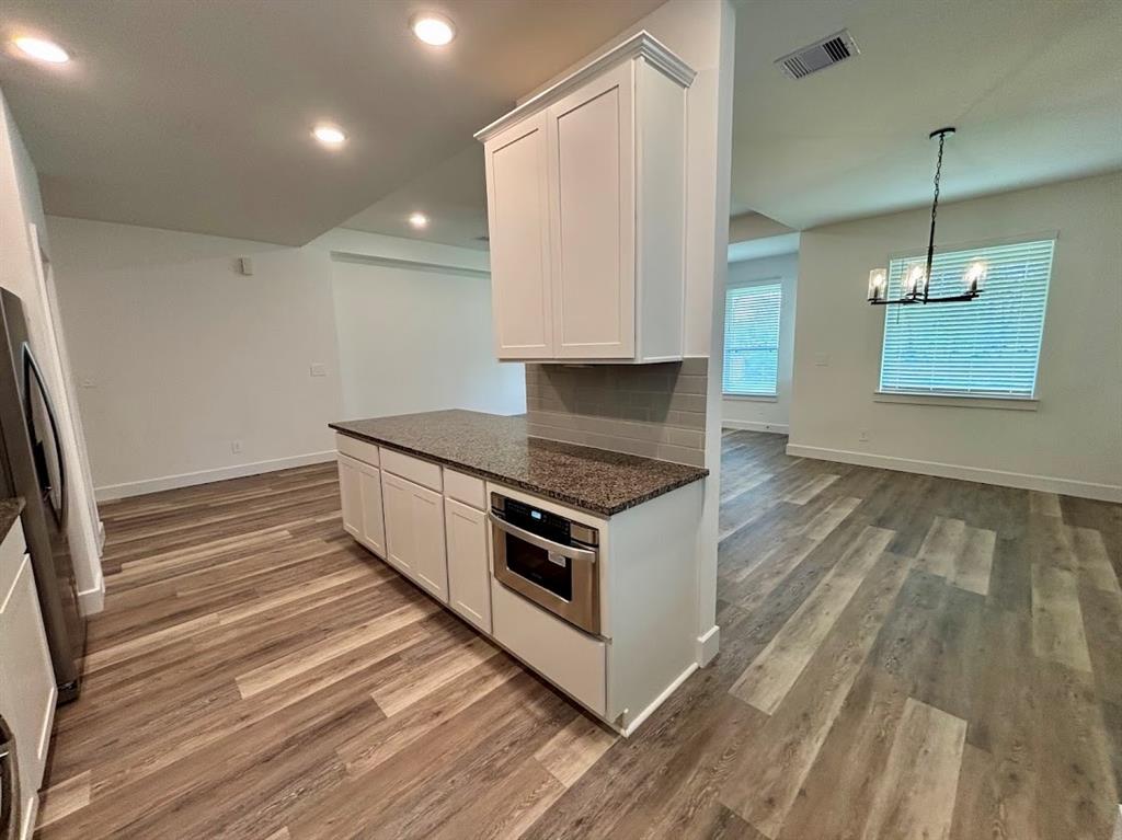 6014 Hazel Place Drive, Conroe, Texas image 10