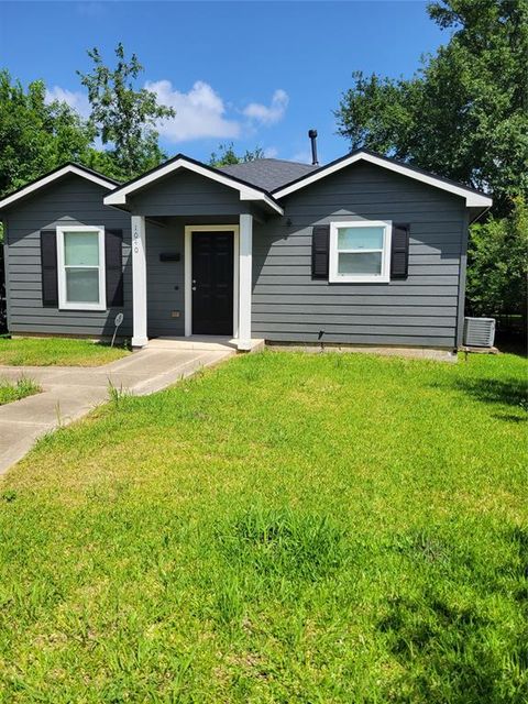 Photo of 1040 E 18th Street, Port Arthur, TX 77640 (MLS # 51218978) Photo of 1040 E 18th Street, Port Arthur, TX 77640 (MLS # 51218978)
