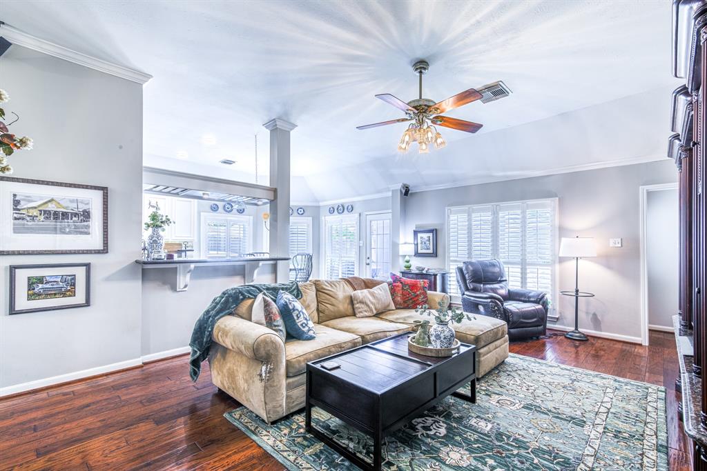 2120 Barrington Pointe Drive, League City, Texas image 18