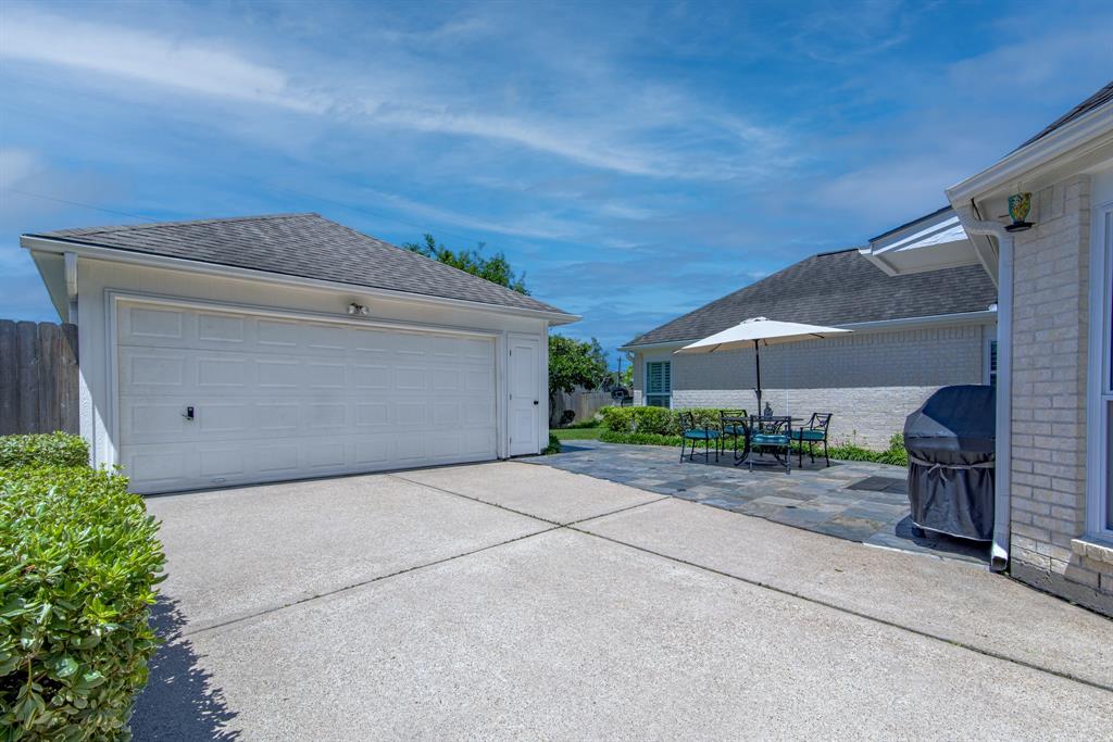 2120 Barrington Pointe Drive, League City, Texas image 44
