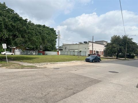 1720 Taft Street Houston TX 77006
