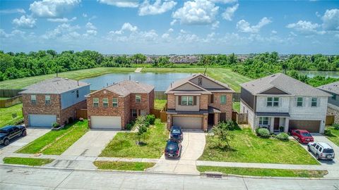 A home in Rosharon