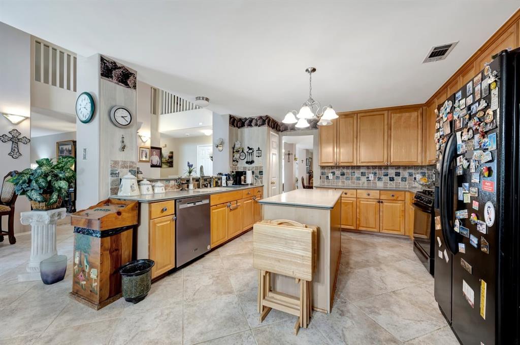 4851 Timber Path Drive, Humble, Texas image 11
