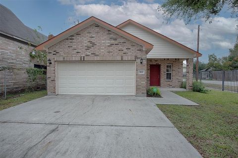 Single Family Residence in Houston TX 3100 Paige Street.jpg