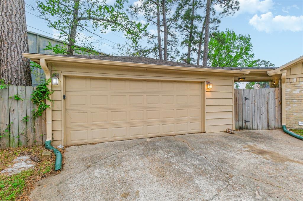16011 Southampton Drive, Spring, Texas image 38