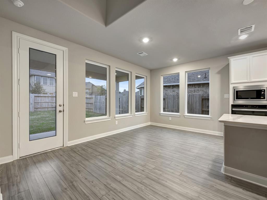 332 Willow Sage Court, Montgomery, Texas image 6