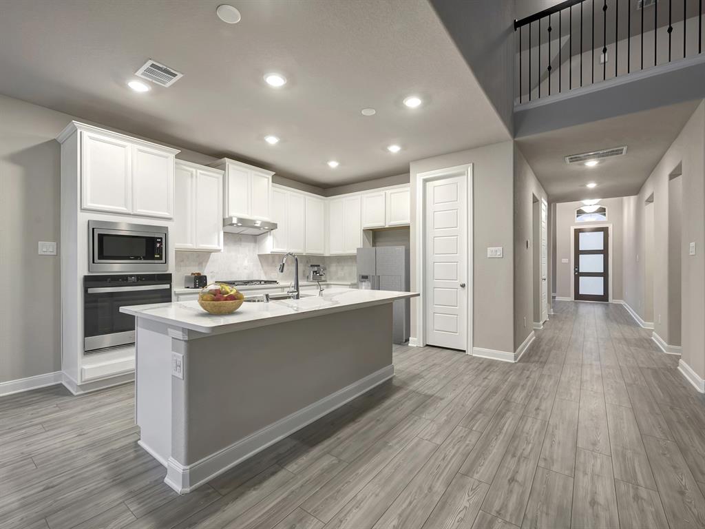 332 Willow Sage Court, Montgomery, Texas image 2