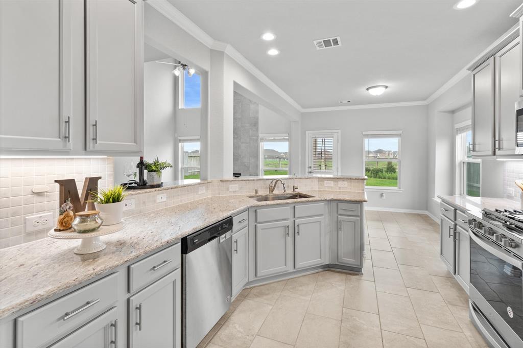 14227 Angelina Drive, Baytown, Texas image 12