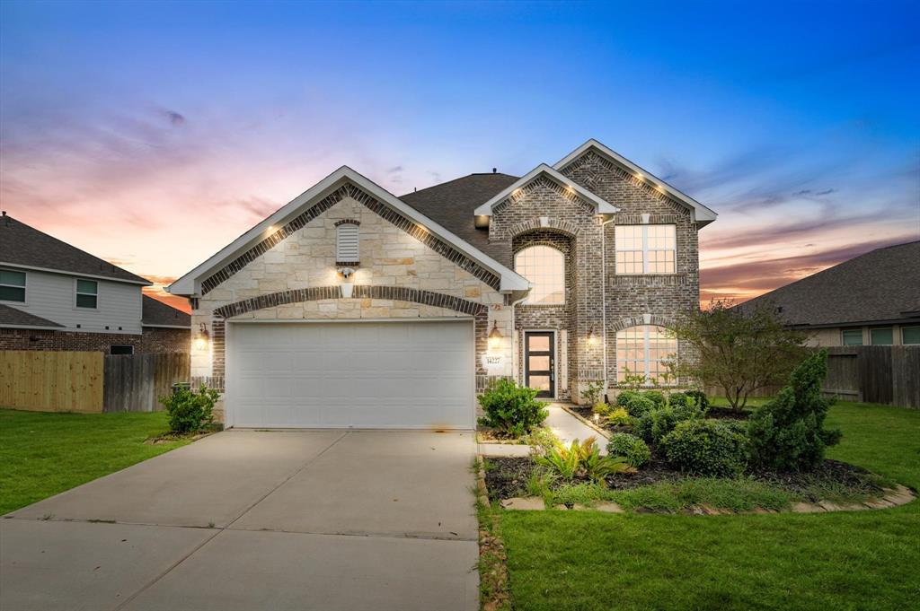14227 Angelina Drive, Baytown, Texas image 2
