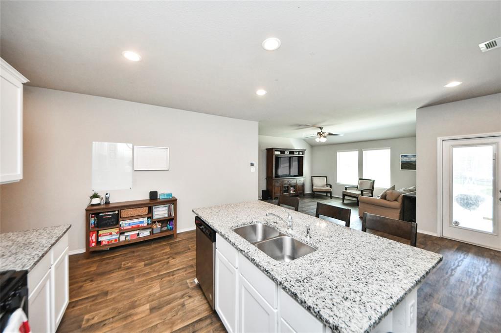 14133 Sharktooth Hill Lane, Conroe, Texas image 6