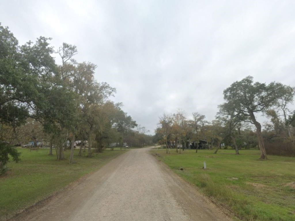 Guinevere Drive, Bay City, Texas image 4