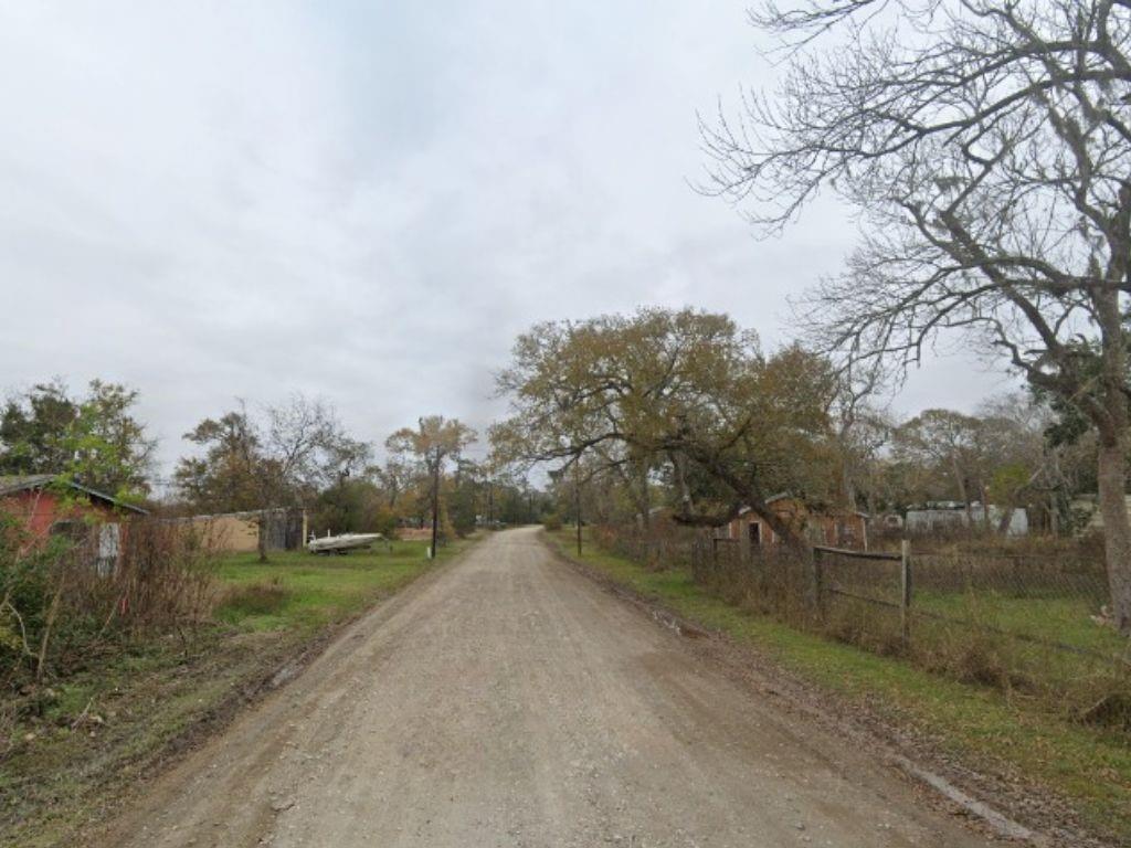 Guinevere Drive, Bay City, Texas image 3