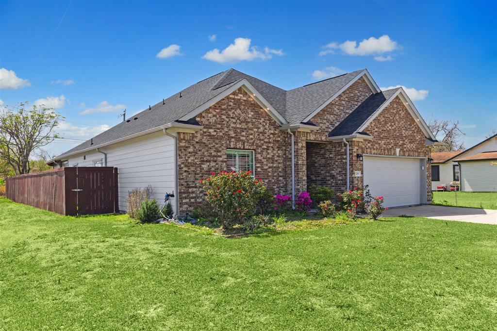 709 8th Avenue, Texas City, Texas image 2