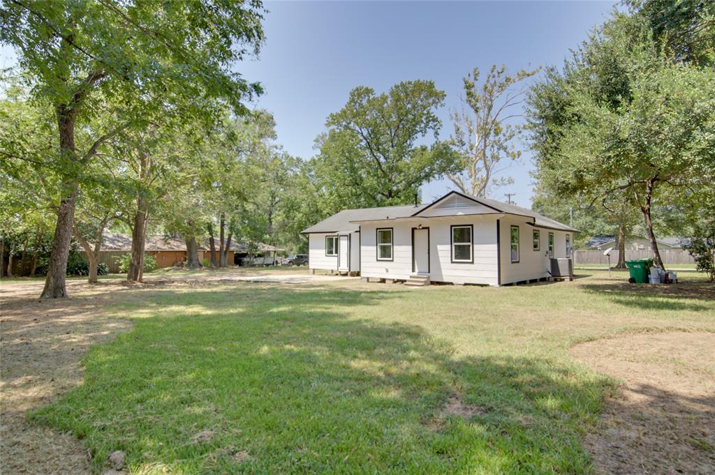 211 S Cleveland Avenue, Cleveland, Texas image 1