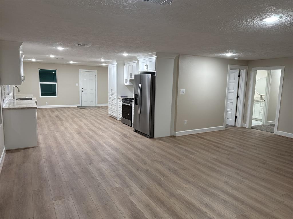 211 S Cleveland Avenue, Cleveland, Texas image 6