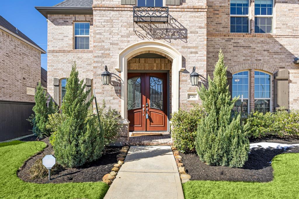 1726 Yellow Iris Trail, Richmond, Texas image 2