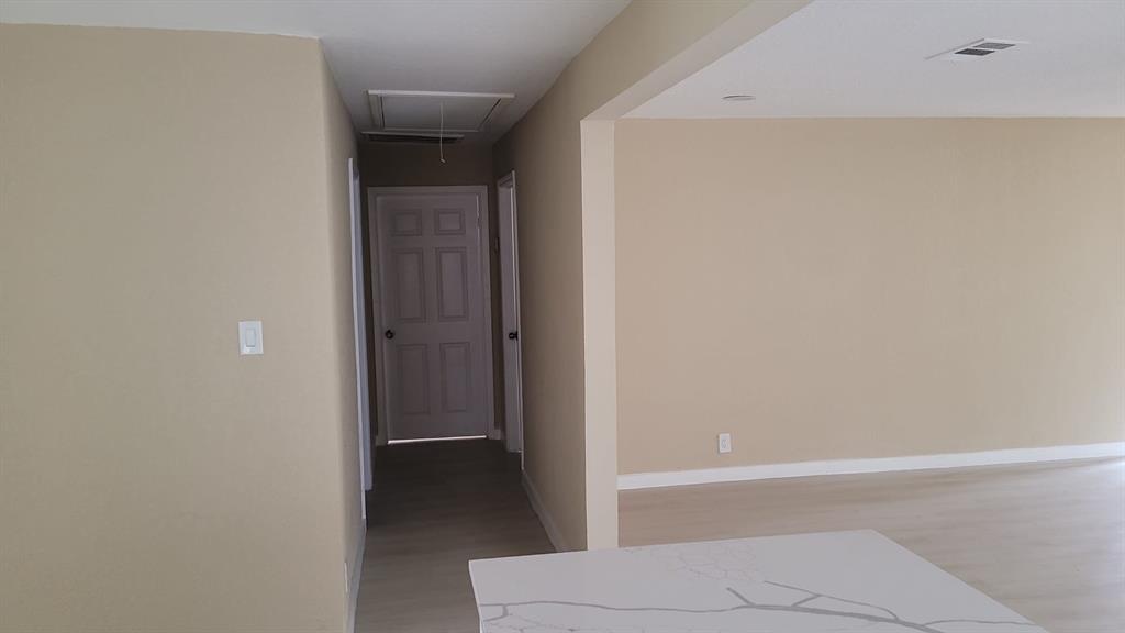 607 E Miller Street, Angleton, Texas image 5