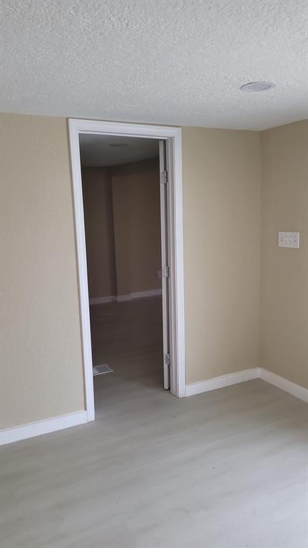 607 E Miller Street, Angleton, Texas image 6