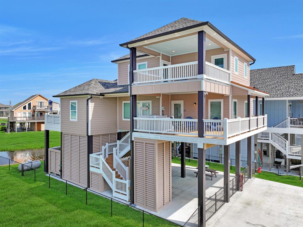 1983 Royalville Court, Crystal Beach, Texas image 3