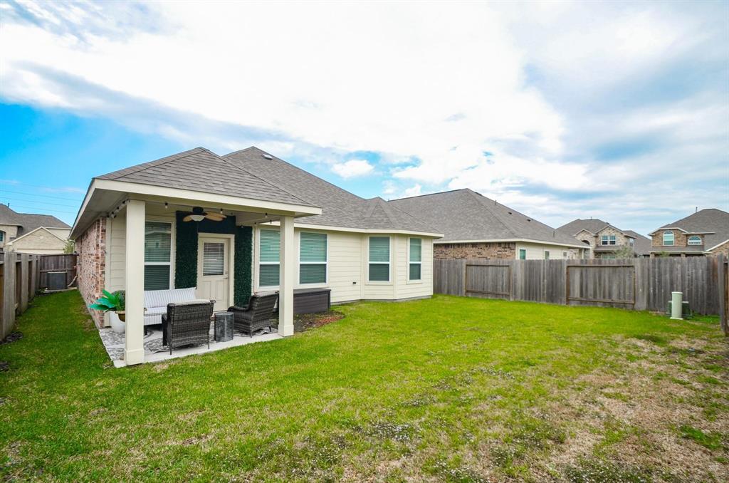 10809 Mendel Terrace Drive, Rosharon, Texas image 17