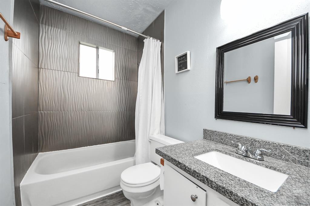 14063 Towne Way Drive, Sugar Land, Texas image 16
