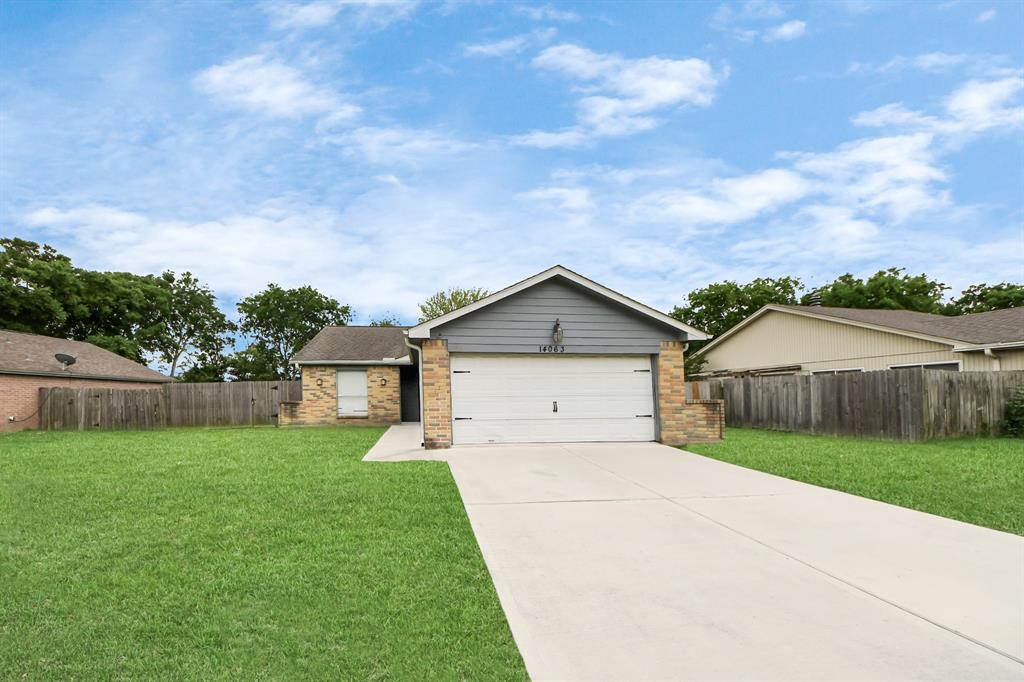 14063 Towne Way Drive, Sugar Land, Texas image 2