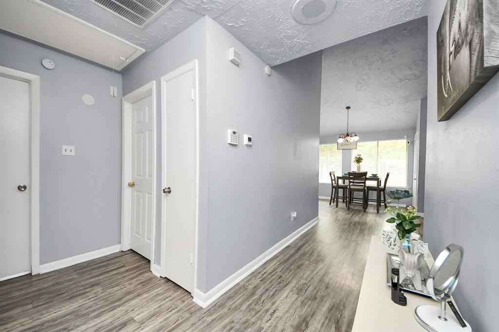14063 Towne Way Drive, Sugar Land, Texas image 4