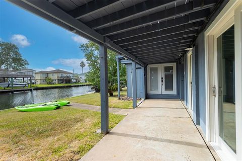 A home in Bayou Vista