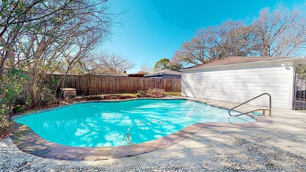 11807 Monticeto Lane, Meadows Place, Texas image 2