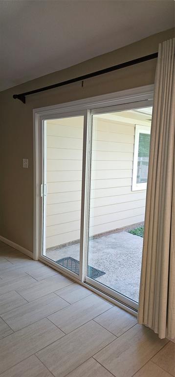 22 W Broken Oak Court
