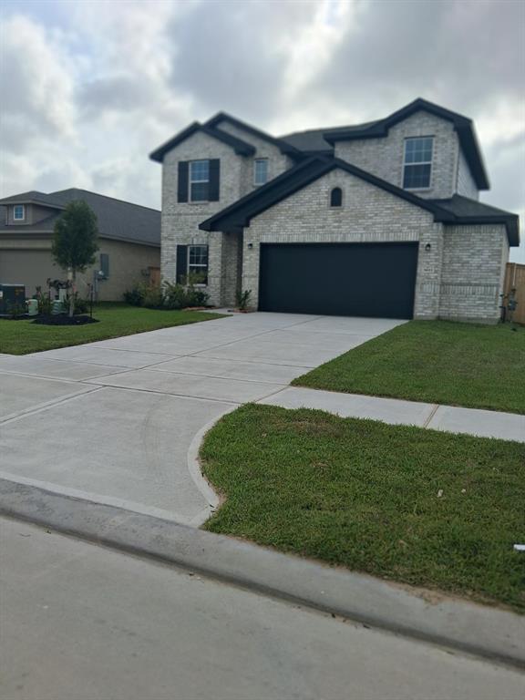 3611 Cardinal Pointe Drive, Angleton, Texas image 1