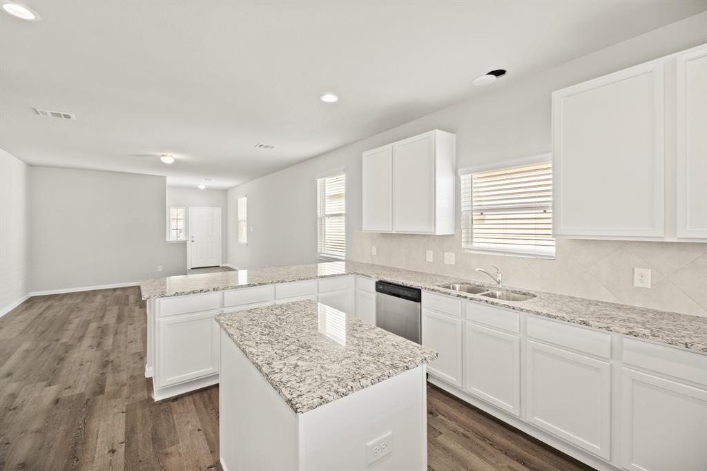 2347 East Chunk Drive, Conroe, Texas image 11