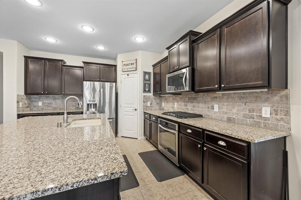 4556 Argonne Woods Drive, Porter, Texas image 9