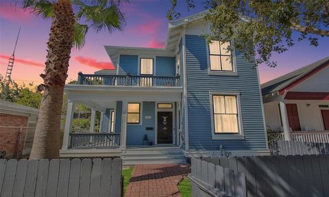 Single Family Residence in Galveston TX 2422 Avenue M.jpg