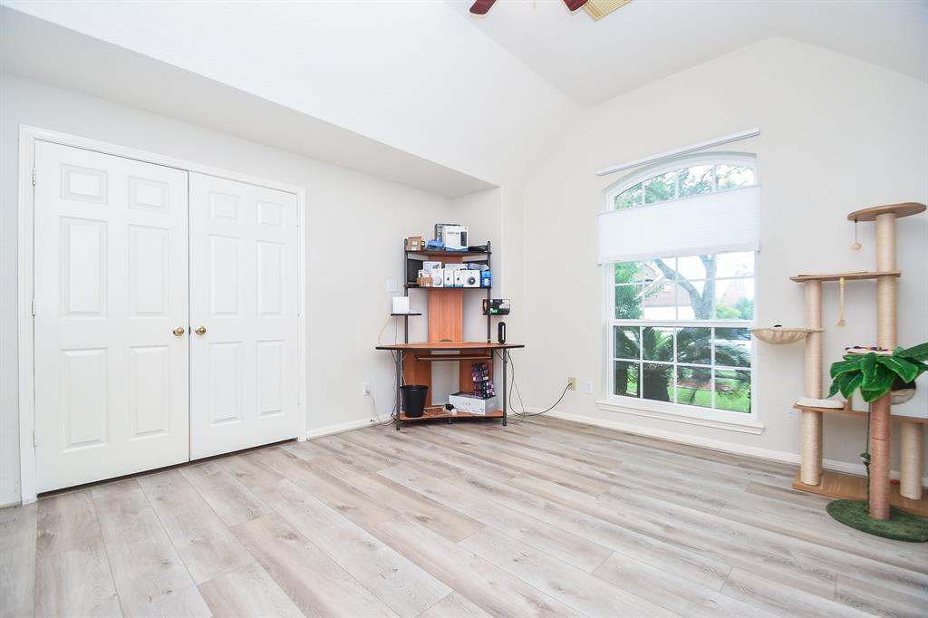 1026 Jasons Bend Drive, Sugar Land, Texas image 8