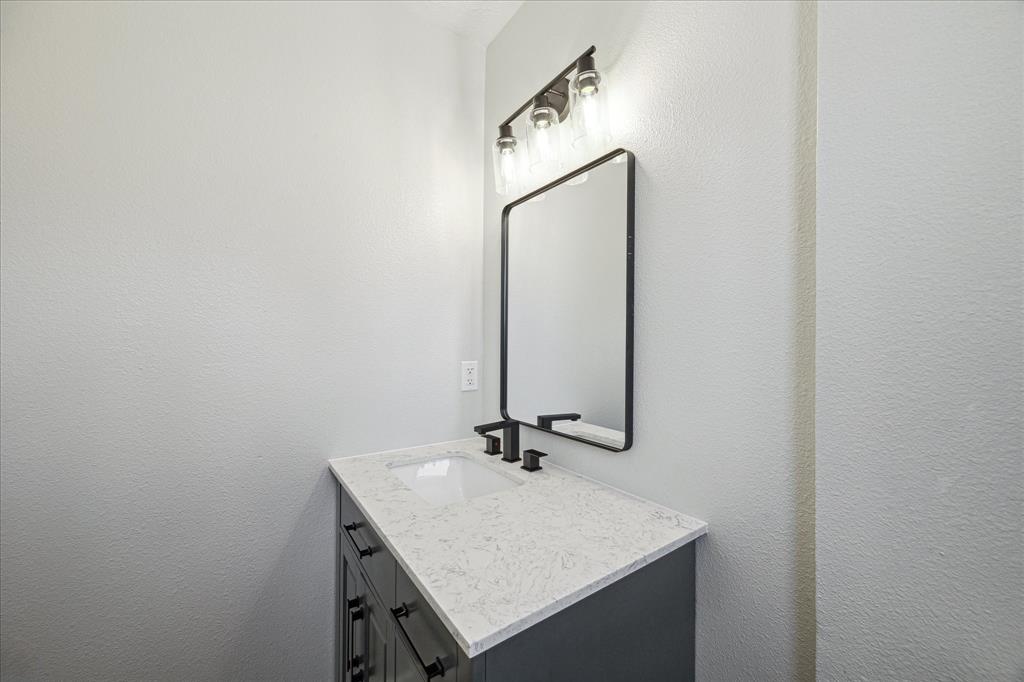 711 Greenbriar Avenue, Friendswood, Texas image 18