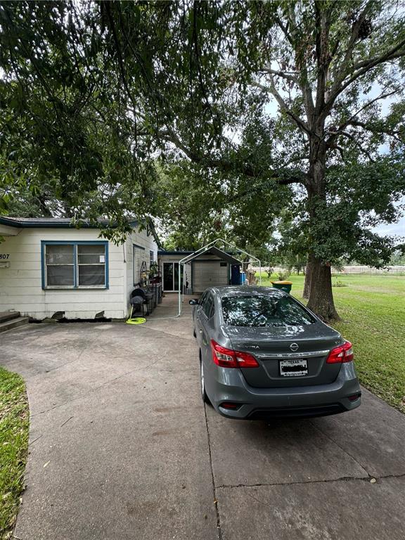 2807 S Houston Drive, La Marque, Texas image 3