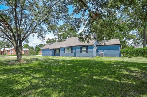 1206 13th Street, Hempstead, TX 77445 - #: 43313247