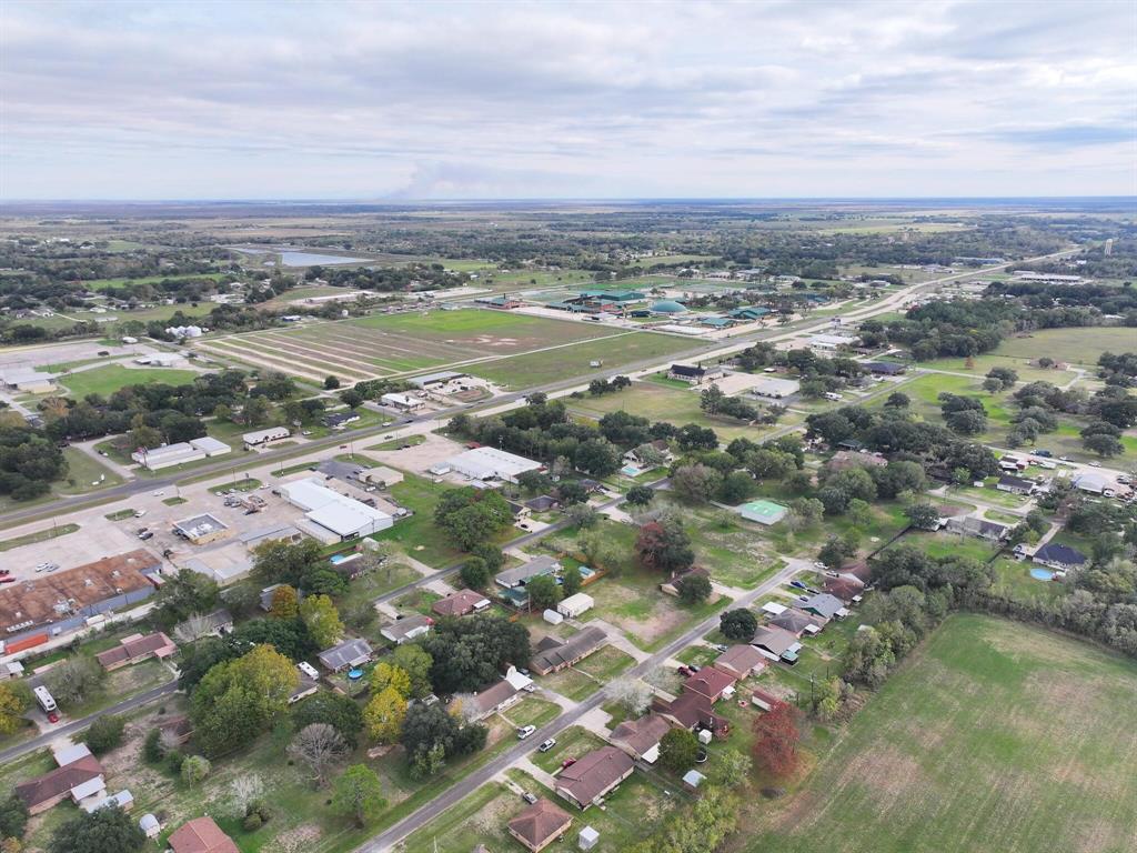 112 Mcbride Street, Winnie, Texas image 9