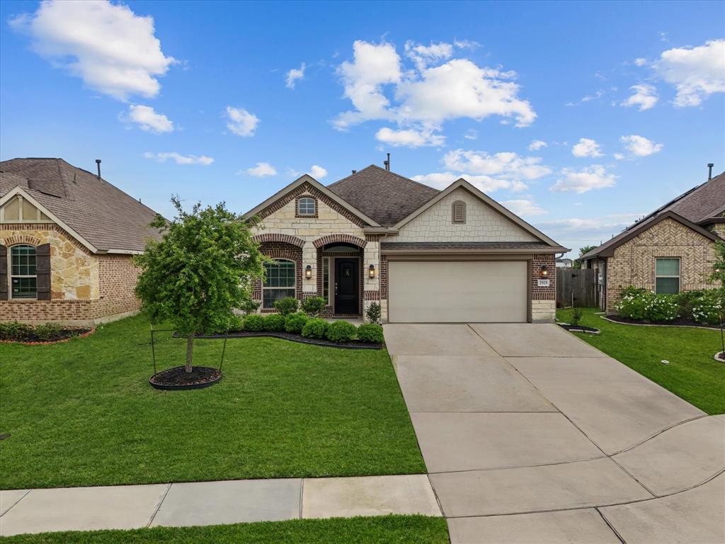 2925 Millstream Court, Dickinson, Texas image 1