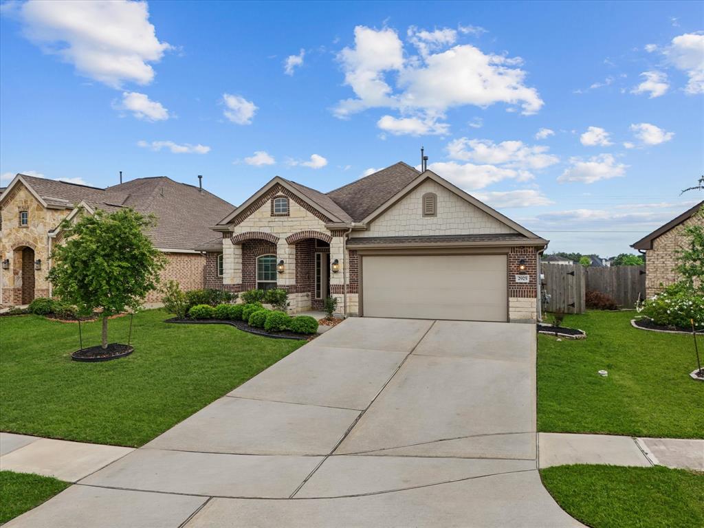 2925 Millstream Court, Dickinson, Texas image 2