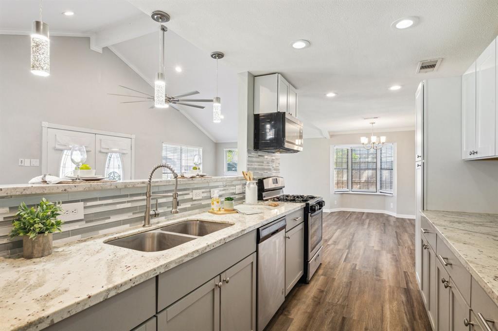 3106 Stratford Street, Pearland, Texas image 1