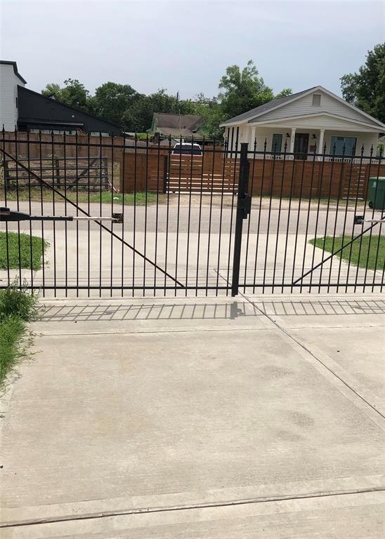 1825 Northwood Drive, Houston, Texas image 32