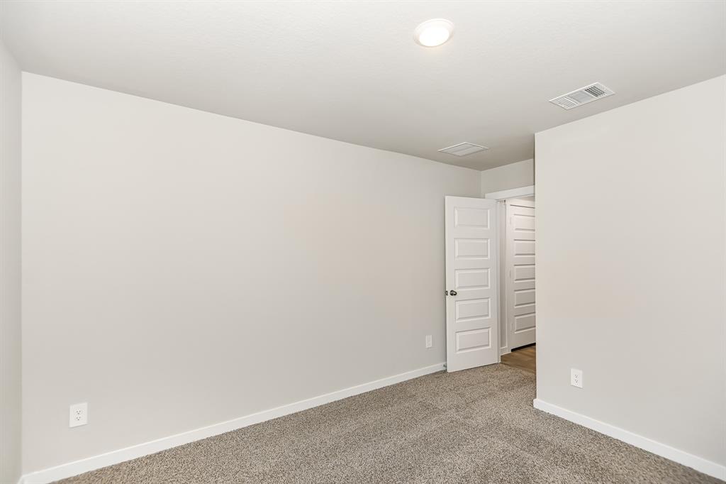 3912 Silver Falls Lane, League City, Texas image 13