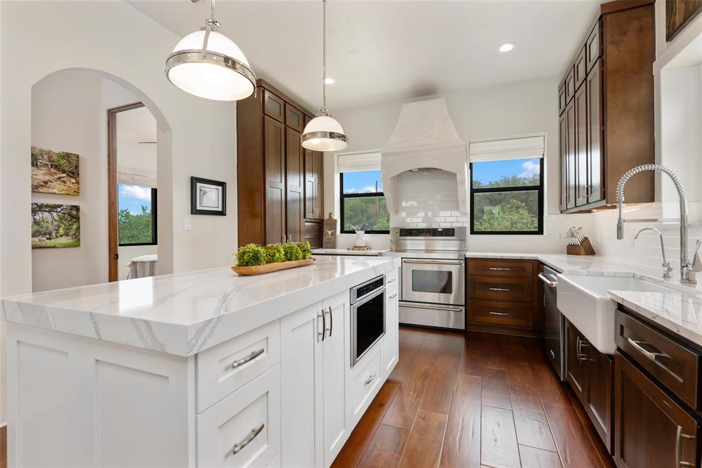 1404 Hurst Creek Road, Austin, Texas image 13